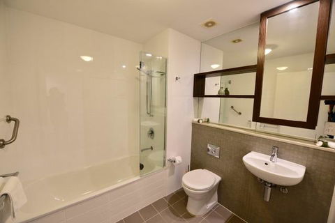 East On Byron - Accommodation VIC 6
