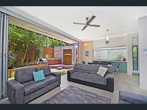 Crescent Head Spa Villa - Accommodation VIC 13