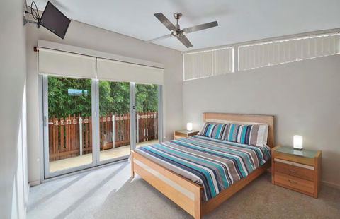 Crescent Head Spa Villa - Accommodation VIC 3