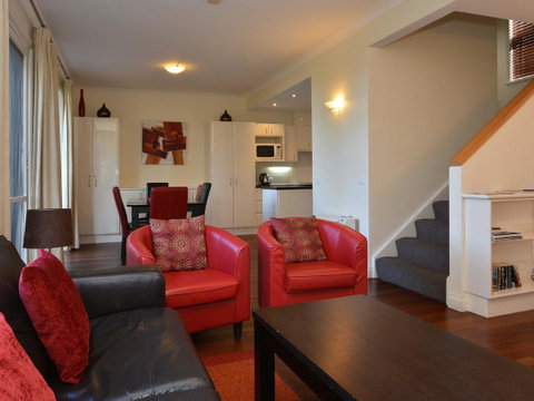 Villa Executive 2br Cypress DS Located Within Cypress Lakes Resort - Accommodation VIC 1