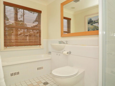Villa Executive 2br Cypress DS Located Within Cypress Lakes Resort - Accommodation VIC 12