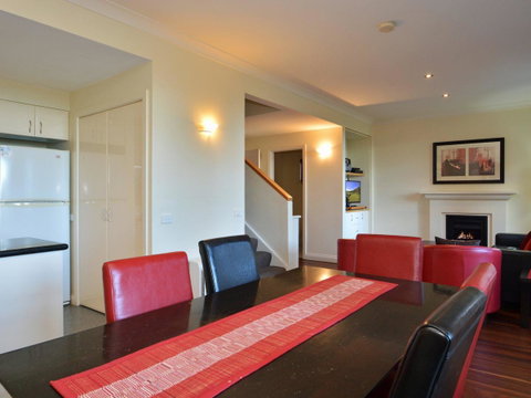 Villa Executive 2br Cypress DS Located Within Cypress Lakes Resort - Accommodation VIC 5