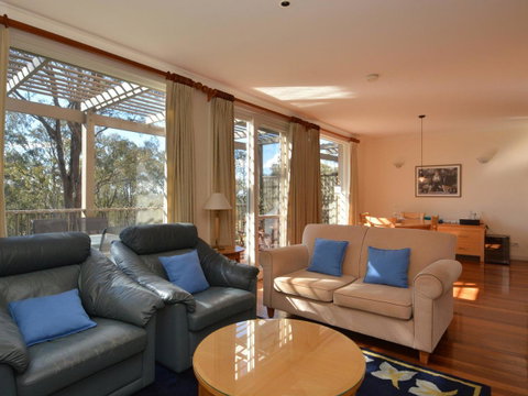 Villa 2br Prosecco Villa Located Within Cypress Lakes Resort - Accommodation VIC 3