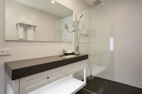 CH Boutique Hotel & Apartments, Ascend Hotel Collection - Accommodation VIC 10