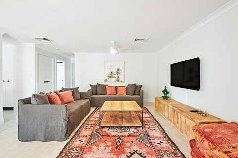 The Lord Byron - Accommodation VIC 28