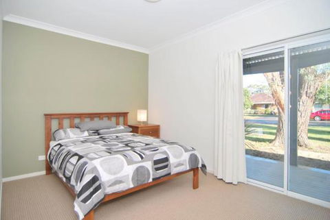 Huskisson Holiday Motel Cabins - Accommodation VIC 30