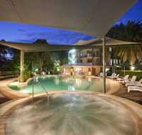 Ramada Resort by Wyndham Flynns Beach - Accommodation VIC