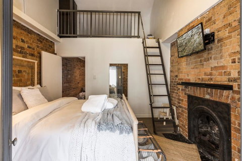 Chippendale Â· Quaint 1880â€™s Sydney Chippendale Terrace House - Accommodation VIC 1