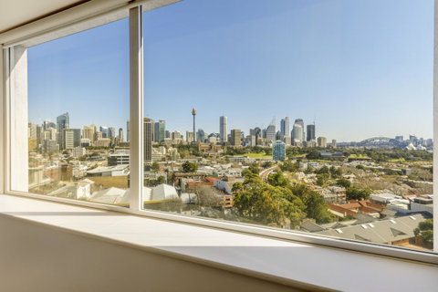Holiday Inn Sydney Potts Point - Accommodation VIC 17
