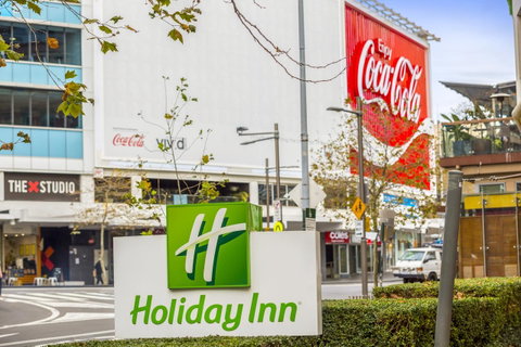 Holiday Inn Sydney Potts Point - Accommodation VIC 9