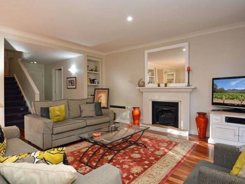 Villa 3br Chianti Villa Located Within Cypress Lakes Resort - Accommodation VIC 1
