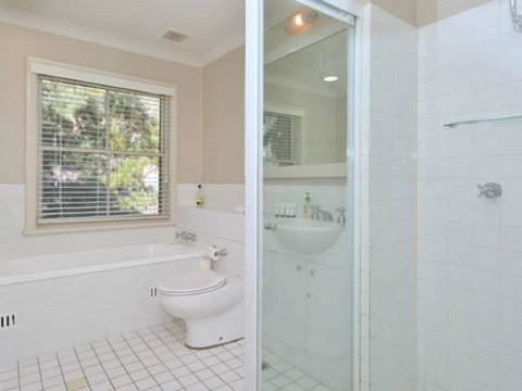 Villa 3br Chianti Villa Located Within Cypress Lakes Resort - Accommodation VIC 10