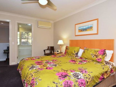 Villa 3br Chianti Villa Located Within Cypress Lakes Resort - Accommodation VIC 9