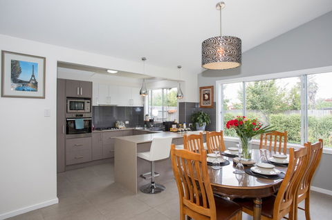 Armidale Cottage - House 2 - Accommodation VIC 18