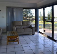 Oxley 8 at Tuncurry - Accommodation VIC