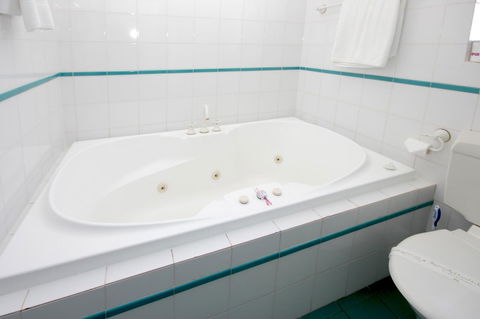 Sapphire Waters Motor Inn - Accommodation VIC 25
