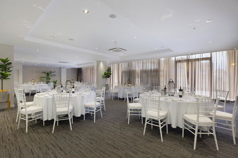 Sage Hotel Wollongong - Accommodation VIC 32