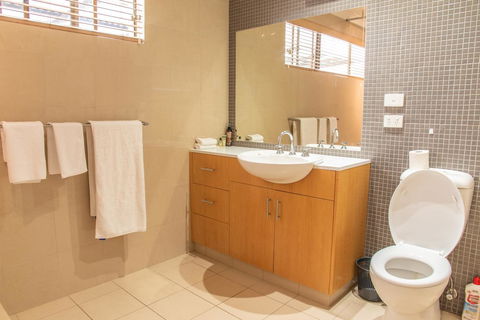 Belmont - Accommodation VIC 12