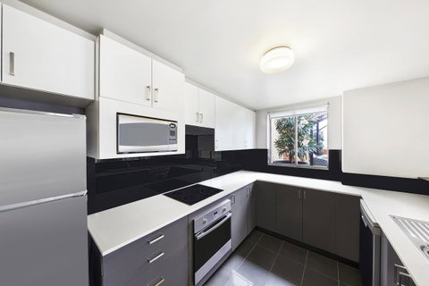 Adina Apartment Hotel Sydney Surry Hills - Accommodation VIC 11