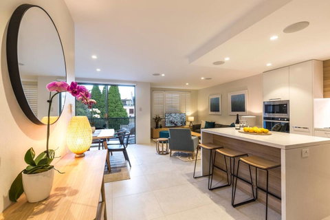 Nobbs Â· Executive 2 Storey Sydney Apartment With Pool - Accommodation VIC 4
