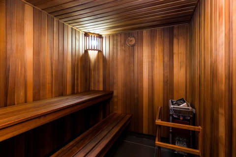 Nobbs Â· Executive 2 Storey Sydney Apartment With Pool - Accommodation VIC 14