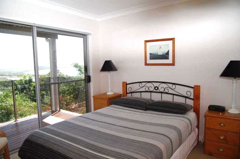 Coastwatch, 26 Comara Terrace - Accommodation VIC 5