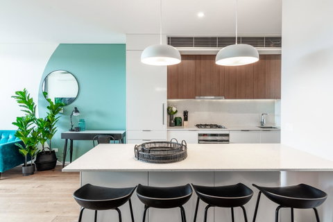 Large Light Luxe 3BDR 2BA Free Parking - Walk To Sydney Uni And RPA - Accommodation VIC 5