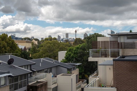 Large Light Luxe 3BDR 2BA Free Parking - Walk To Sydney Uni And RPA - Accommodation VIC 2