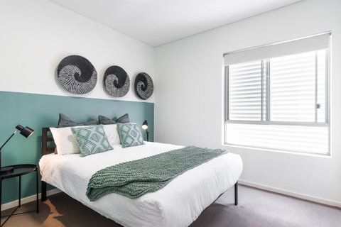 Large Light Luxe 3BDR 2BA Free Parking - Walk To Sydney Uni And RPA - Accommodation VIC 6