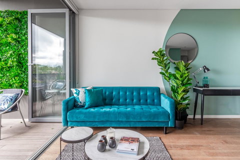 Large Light Luxe 3BDR 2BA Free Parking - Walk To Sydney Uni And RPA - Accommodation VIC 3