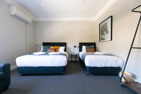 Horse And Jockey Hotel Homebush - Accommodation VIC 16
