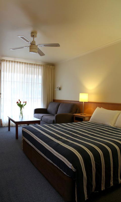 Summerhill Motor Inn - Accommodation VIC 13