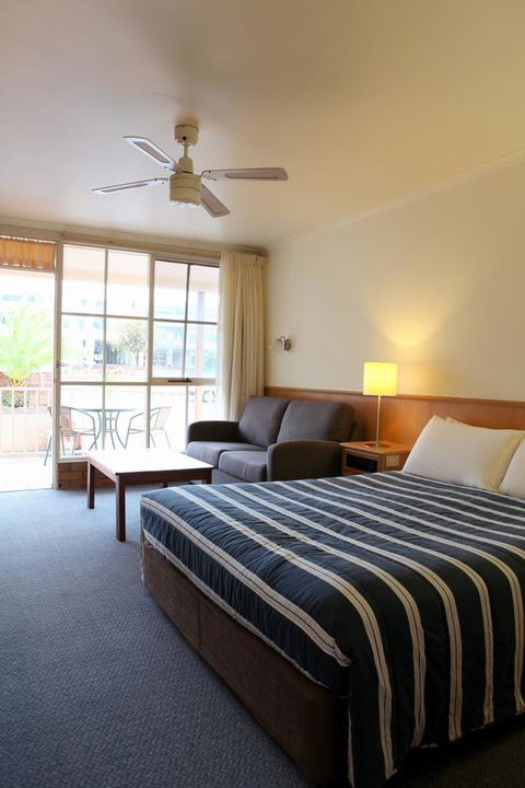 Summerhill Motor Inn - Accommodation VIC 33
