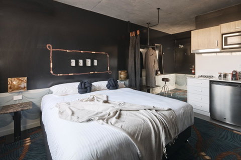 The Collectionist Newtown - Accommodation VIC 36