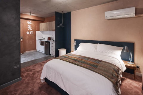 The Collectionist Newtown - Accommodation VIC 25