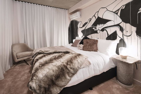 The Collectionist Newtown - Accommodation VIC 9