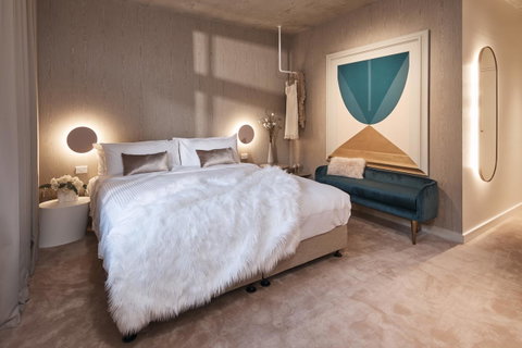 The Collectionist Newtown - Accommodation VIC 26
