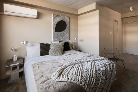 The Collectionist Newtown - Accommodation VIC 13