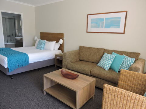 BASE Holidays - Ettalong Beach Premium Apartments - Accommodation VIC 13