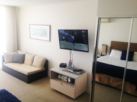 BASE Holidays - Ettalong Beach Premium Apartments - Accommodation VIC 32