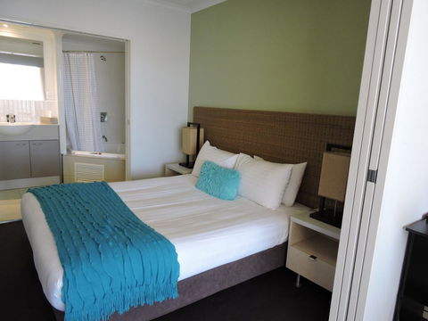 BASE Holidays - Ettalong Beach Premium Apartments - Accommodation VIC 4