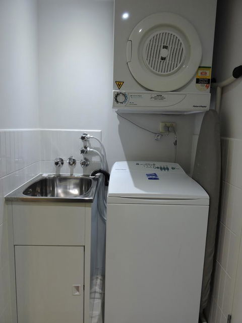 BASE Holidays - Ettalong Beach Premium Apartments - Accommodation VIC 3