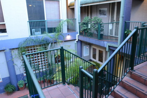 Newtown Backpackers - Accommodation VIC 8
