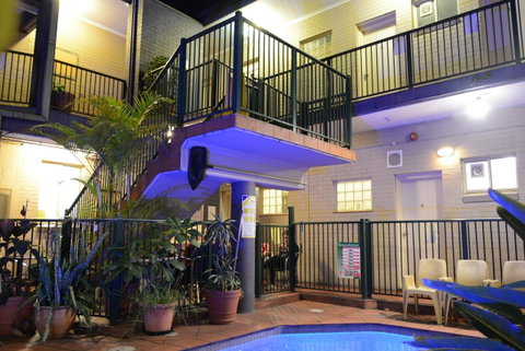 Newtown Backpackers - Accommodation VIC 1