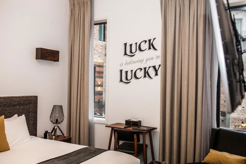 The Lucky Hotel - Accommodation VIC 1