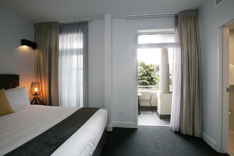 The Lucky Hotel - Accommodation VIC 25