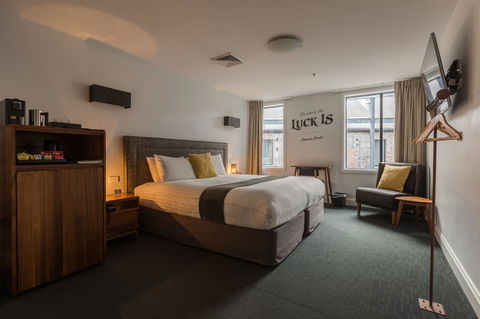 The Lucky Hotel - Accommodation VIC 35