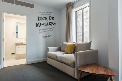 The Lucky Hotel - Accommodation VIC 23