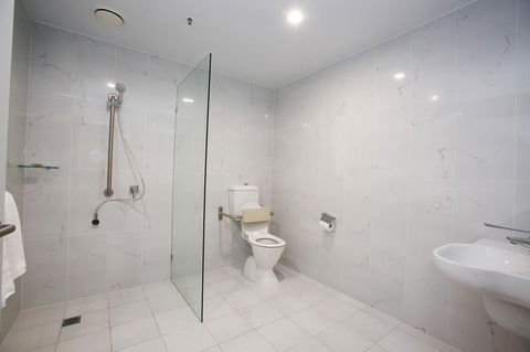 The Lucky Hotel - Accommodation VIC 36