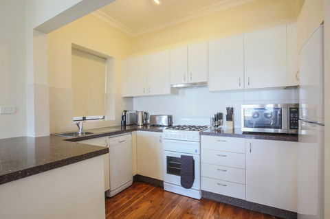 Ultimate Bondi Escape #2 - A Bondi Beach Holiday Home - Accommodation VIC 4